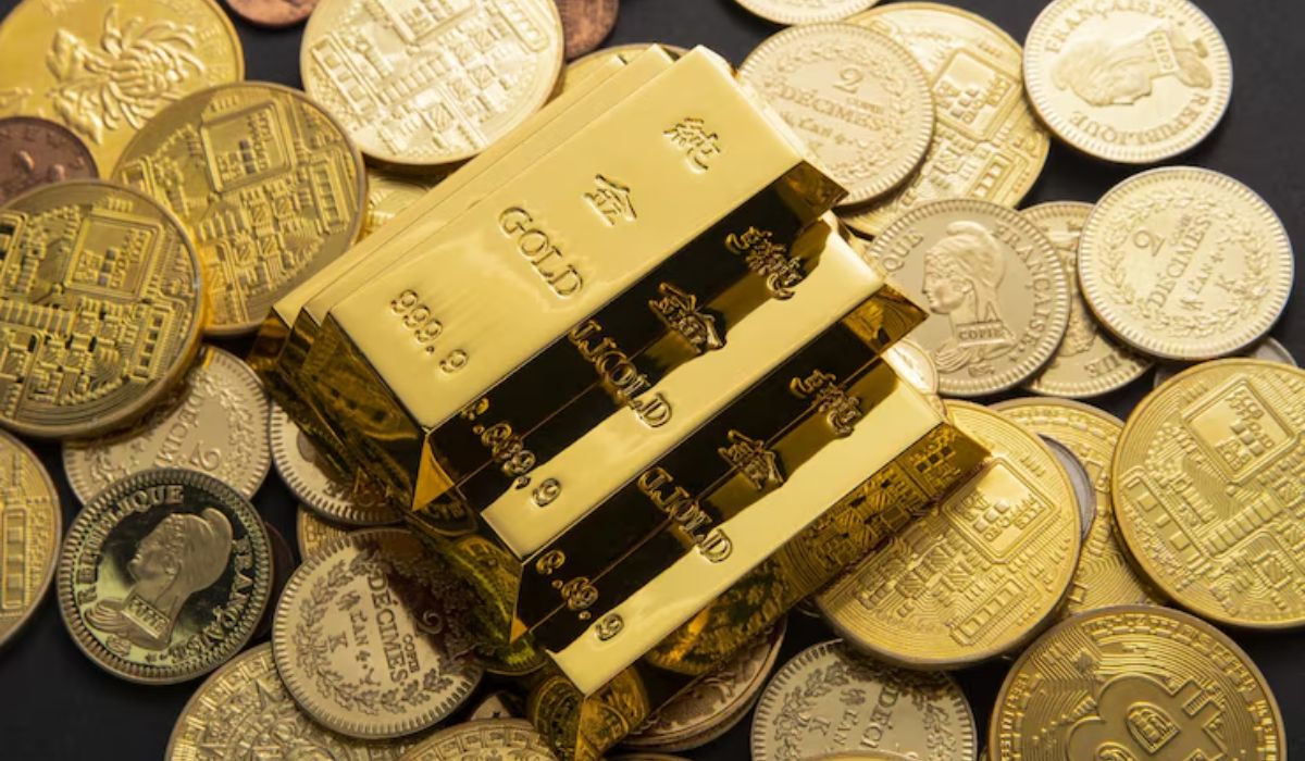 Gold Slides Below 4000 Dollars and Touches a Seven Month Low as Dollar Strengthens